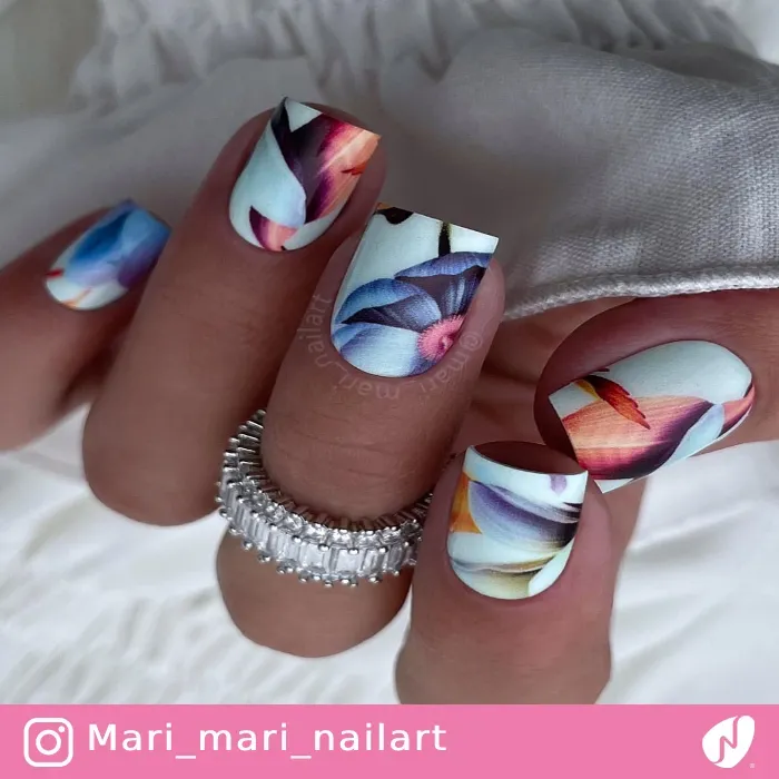 Giant Flower Pattern on Nails